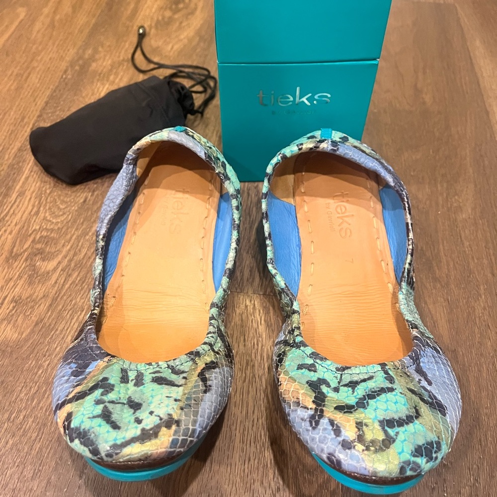 Tieks Azure Snake size 7